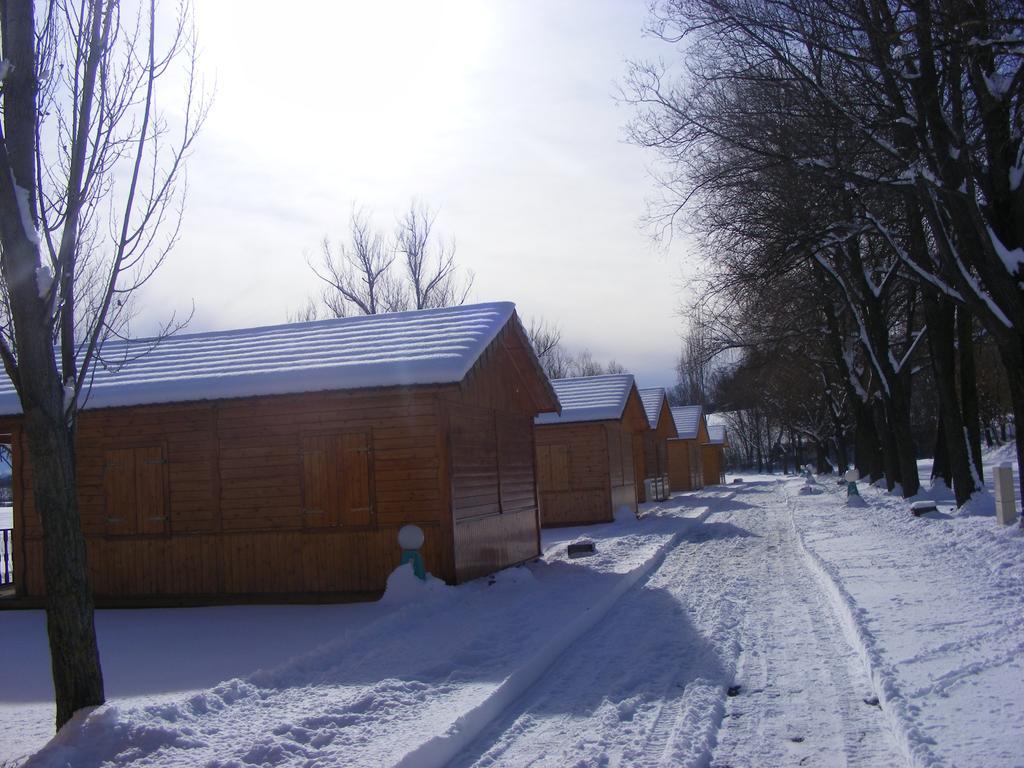 La Freissinouse Camping La Motte Flottante מראה חיצוני תמונה