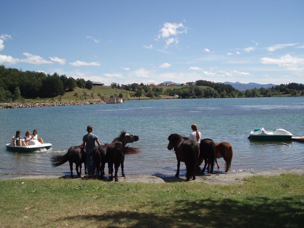 La Freissinouse Camping La Motte Flottante מראה חיצוני תמונה