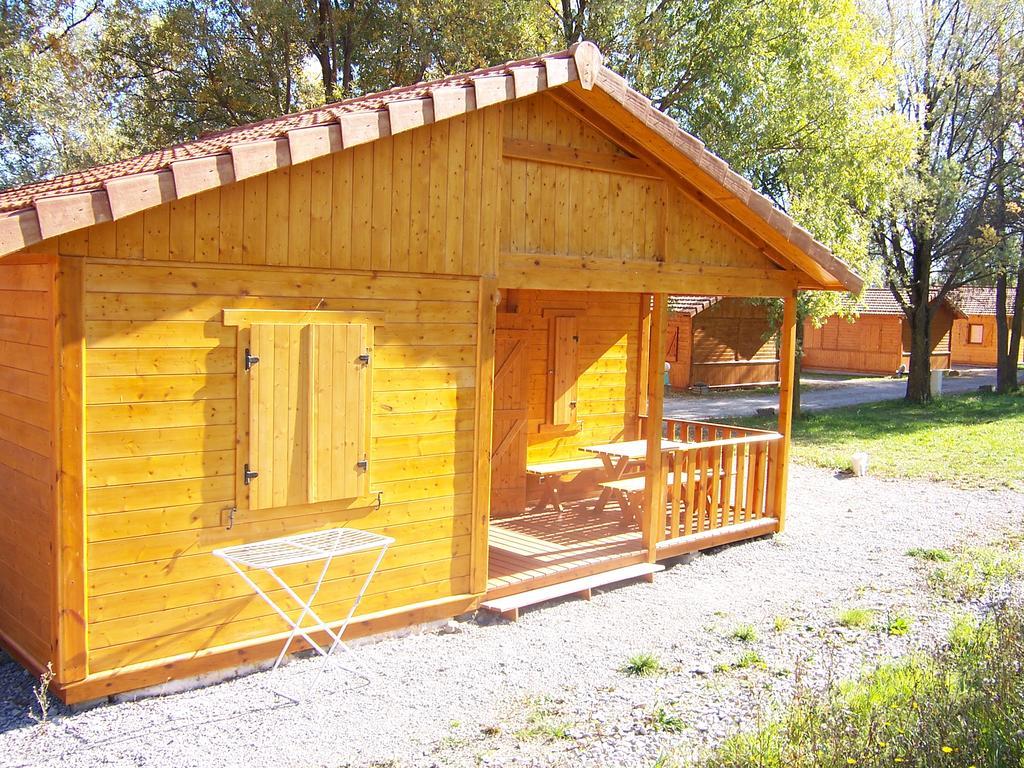 La Freissinouse Camping La Motte Flottante מראה חיצוני תמונה